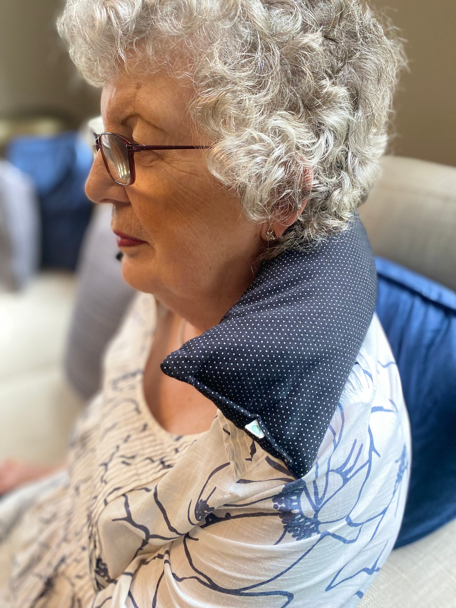 Cherry stone neck pillow sales
