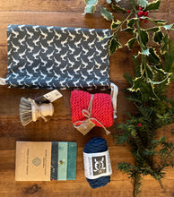 Load image into Gallery viewer, Kitchen Christmas Gift Bundle Free
